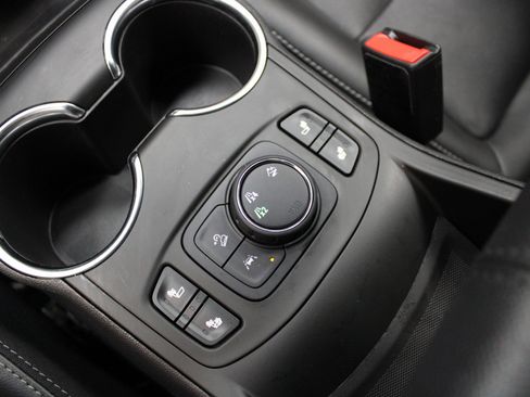 Used 2022 GMC Terrain SLT image 40