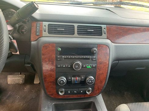 Used 2009 Chevrolet Avalanche LT w/ Convenience Package #1 AWD/4WD image 16