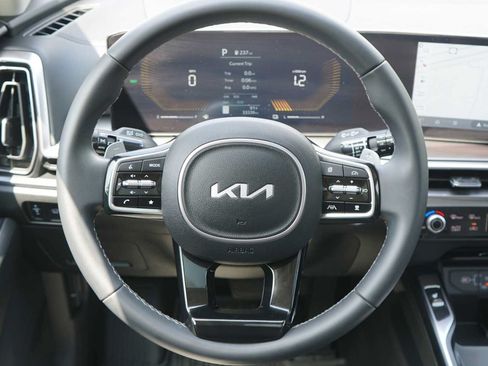 Certified 2025 Kia Sorento EX w/ EX Panoramic Sunroof Package AWD/4WD image 25