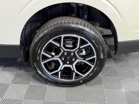 New 2025 Ford Maverick Lariat w/ 4K Tow Package image 31