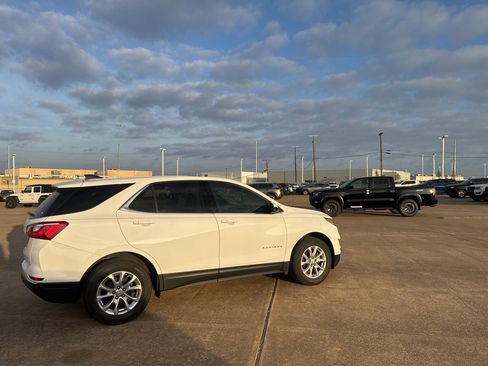 Used 2020 Chevrolet Equinox LT w/ LPO, Floor Liner Package image 21