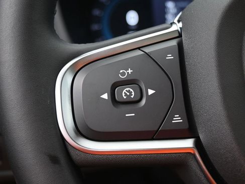 New 2025 Volvo XC60 B5 Core w/ Protection Package Premier image 11