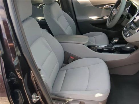 Used 2021 Chevrolet Malibu LT FWD image 19