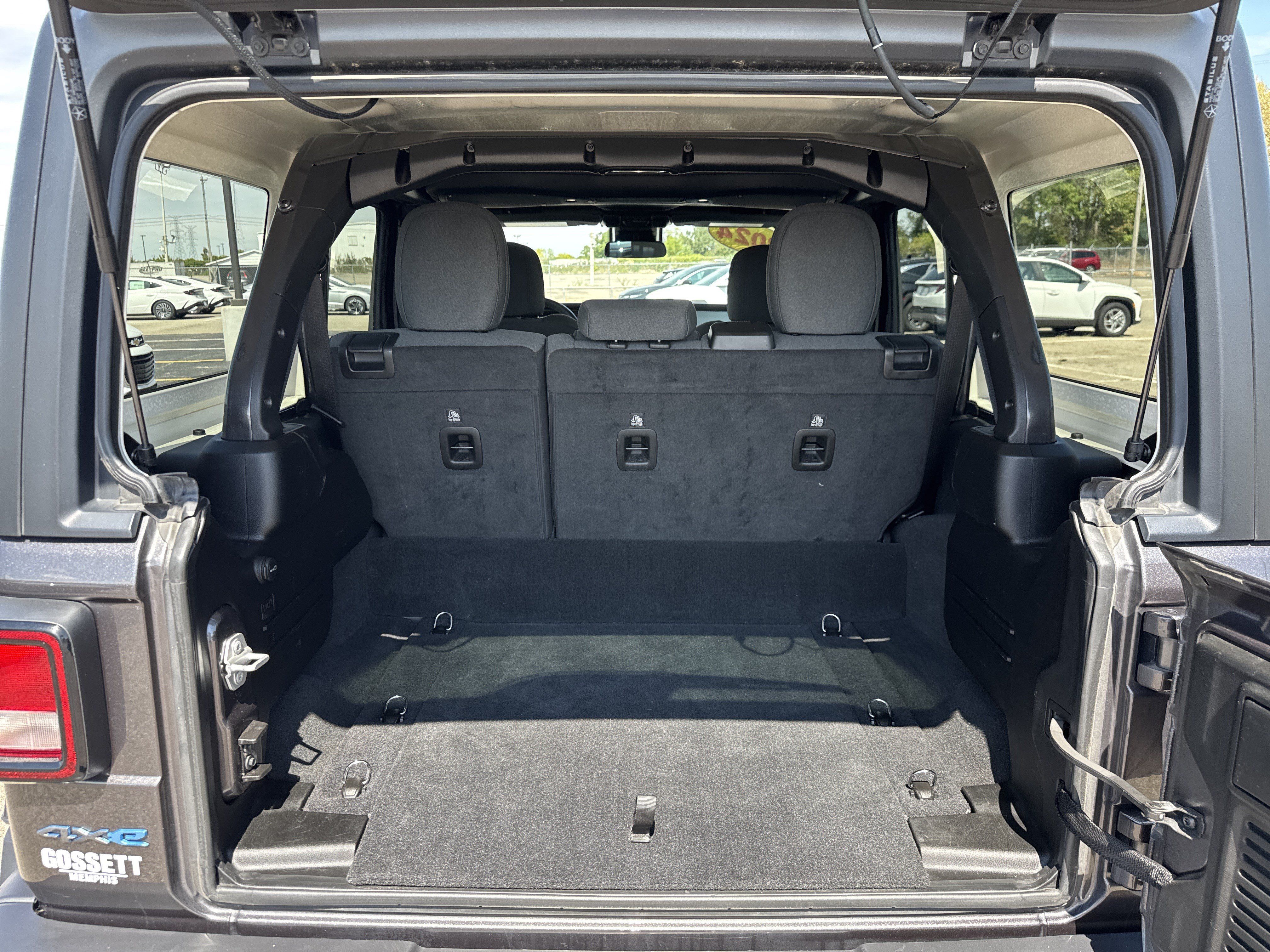 Used 2024 Jeep Wrangler Unlimited AWD/4WD image 8