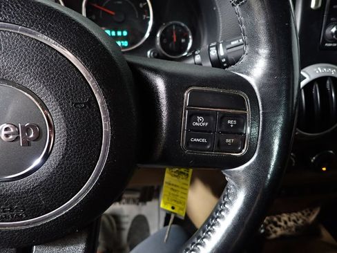 Used 2014 Jeep Wrangler Unlimited Rubicon w/ Dual Top Group AWD/4WD image 25