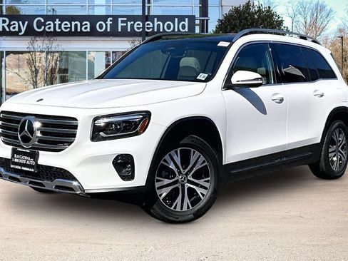 Used 2026 Mercedes-Benz GLB 250 4MATIC image 1