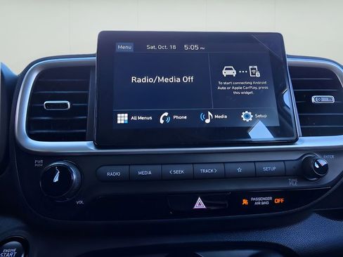 Used 2025 Hyundai Venue SEL image 21