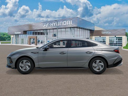 New 2026 Hyundai Sonata SE FWD image 3