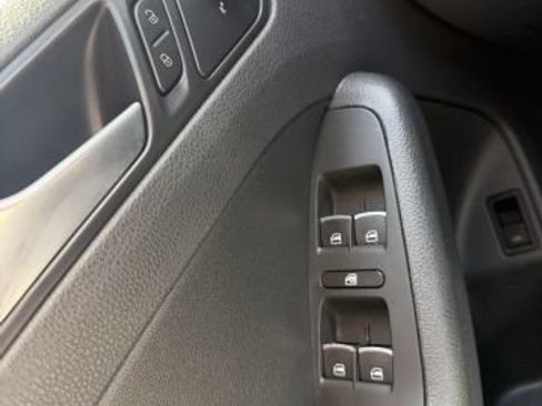Used 2017 Volkswagen Jetta SEL FWD image 22