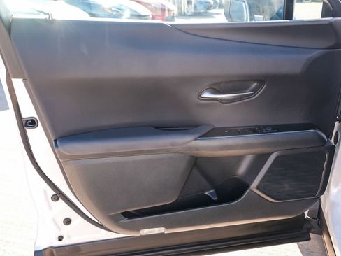 Used 2025 Lexus UX 300h FWD image 23