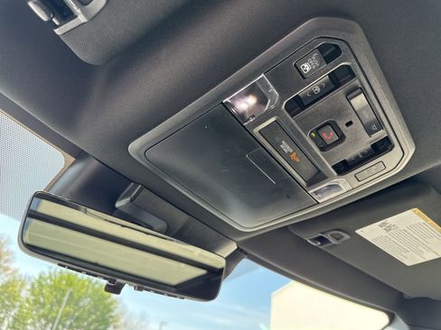 Used 2023 Toyota Tundra Platinum image 33