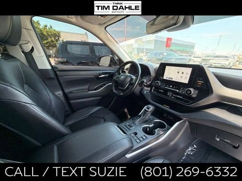 Used 2023 Toyota Highlander XLE AWD/4WD image 21