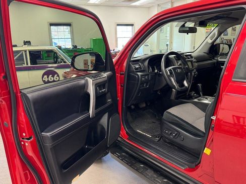 Used 2019 Toyota 4Runner SR5 image 11