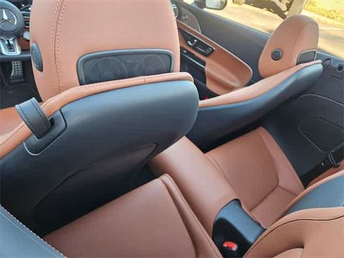 Used 2023 Mercedes-Benz SL 55 AMG 4MATIC image 10