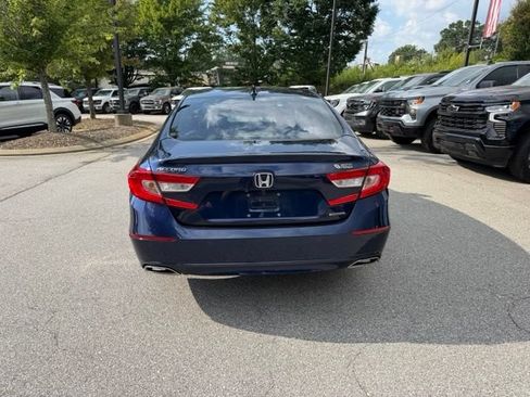 Used 2018 Honda Accord Touring image 4