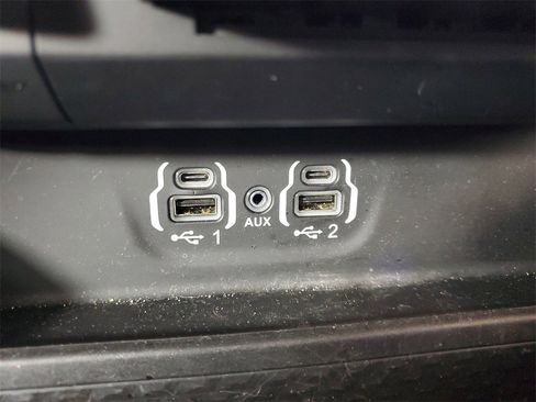 Used 2023 RAM 1500 Laramie image 21