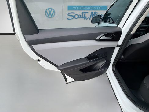 Certified 2022 Volkswagen Taos S FWD image 24
