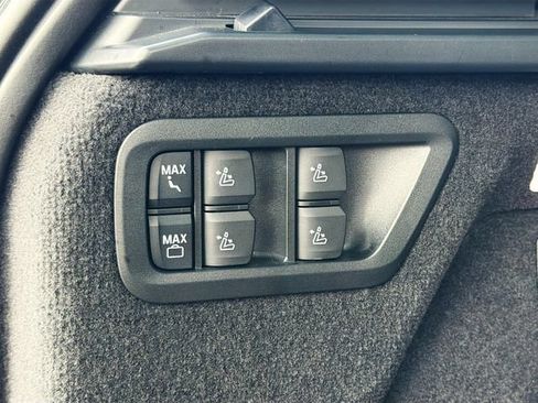 Used 2024 BMW X7 xDrive40i w/ M Sport Package AWD/4WD image 13