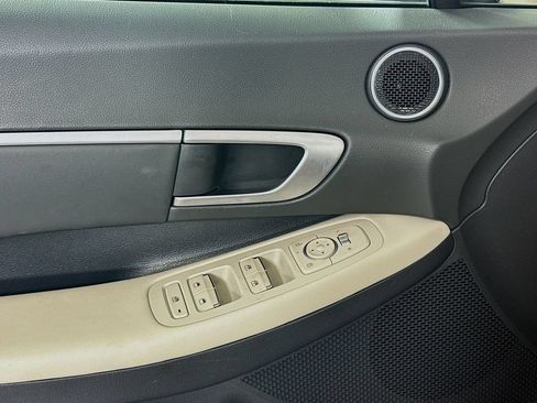Used 2025 Hyundai Sonata SEL FWD image 17