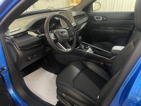 New 2026 Jeep Compass Latitude image 8