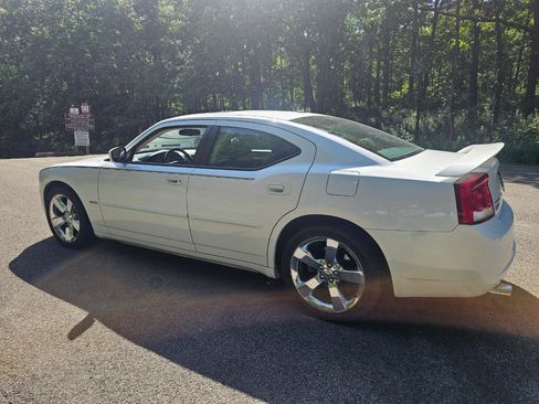 Used 2010 Dodge Charger R/T w/ Premium Appearance Group RWD image 3