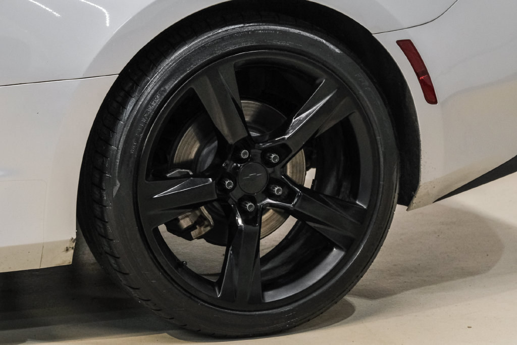 Used 2018 Chevrolet Camaro LS RWD image 46