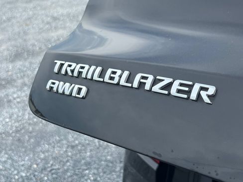 Used 2025 Chevrolet TrailBlazer LT AWD/4WD image 15