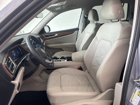 New 2026 Volkswagen Atlas SE image 11