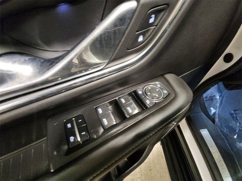 Certified 2024 Chevrolet Suburban Premier w/ Premium Package image 35