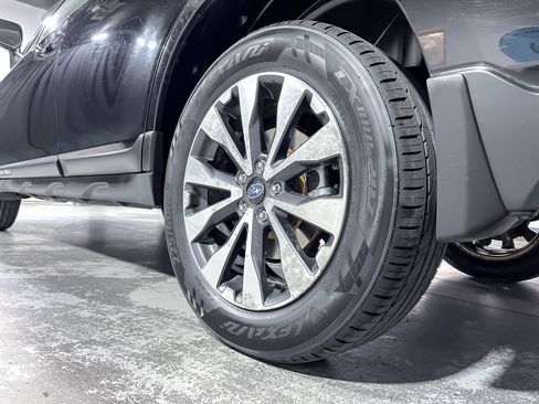 Used 2017 Subaru Outback 2.5i Limited image 10