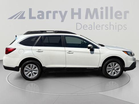 Used 2017 Subaru Outback 2.5i Premium AWD/4WD image 6