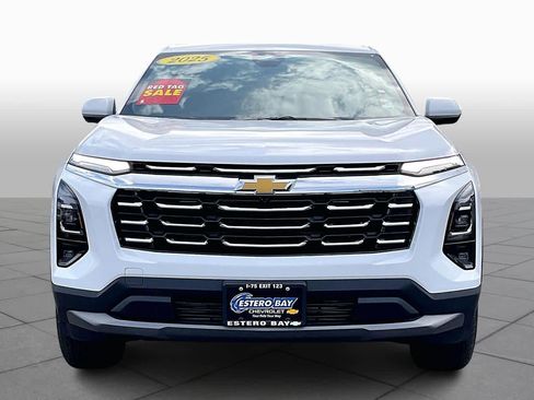 Used 2025 Chevrolet Equinox LT w/ Safety and Technology Package image 3
