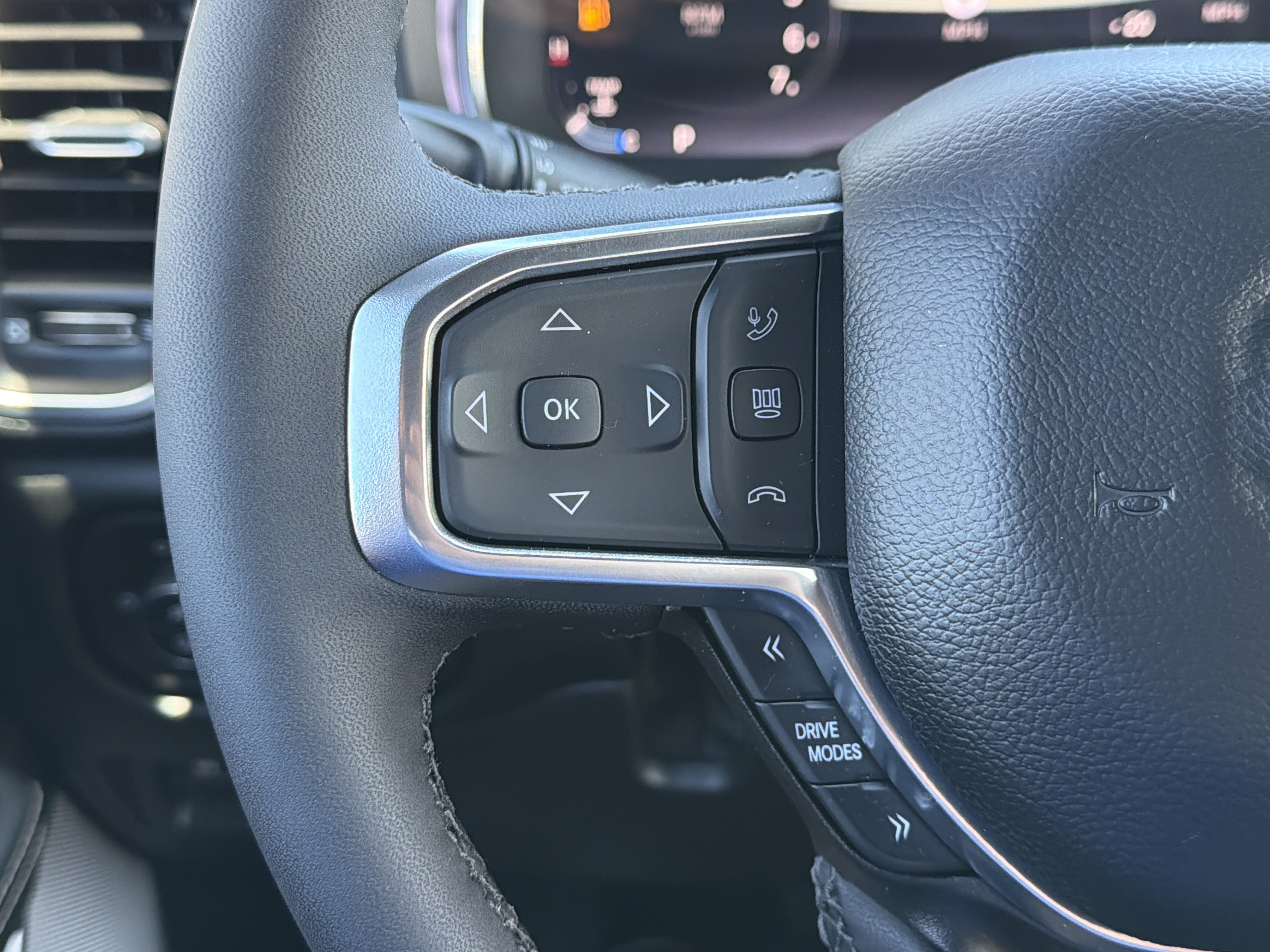 Used 2026 RAM 1500 Laramie AWD/4WD image 14
