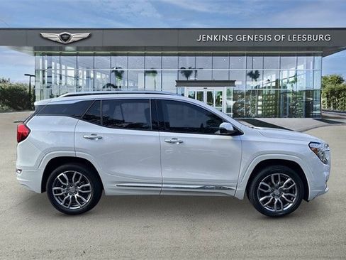 Used 2023 GMC Terrain Denali w/ Denali Premium Package image 3