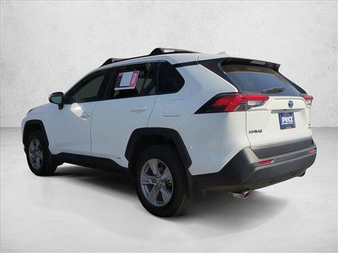 Used 2022 Toyota RAV4 XLE image 8