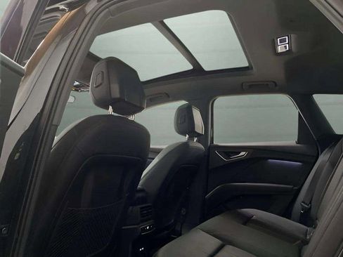 Used 2024 Audi Q4 e-tron Premium w/ Convenience Package image 27