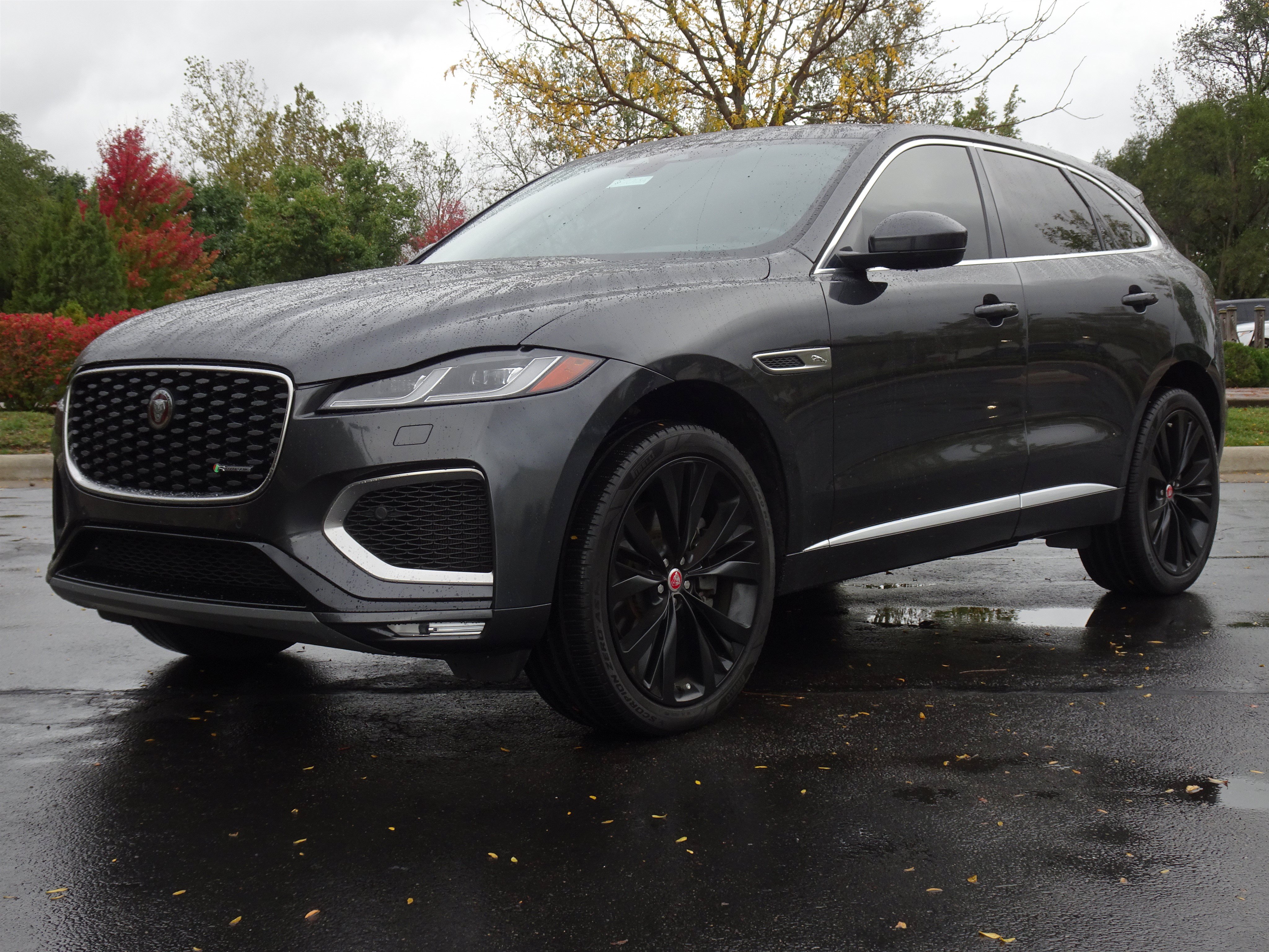 Certified 2023 Jaguar F-PACE R-Dynamic S AWD/4WD image 5