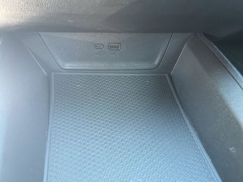 Certified 2025 Chevrolet Equinox RS w/ Safety and Technology Package image 34