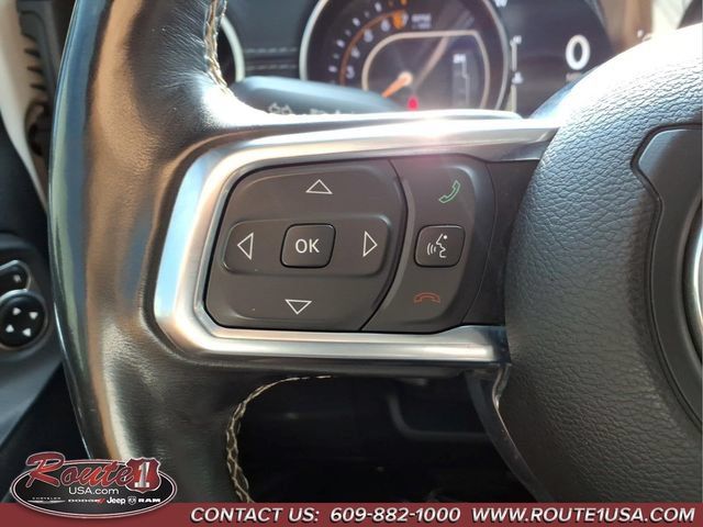 Used 2018 Jeep Wrangler Unlimited Sahara w/ Cold Weather Group AWD/4WD image 16