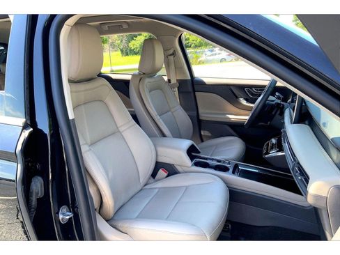 Used 2023 Lincoln Corsair AWD w/ Equipment Group 101A image 7