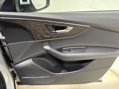 Used 2020 Audi Q8 Premium Plus w/ Premium Plus Package image 49