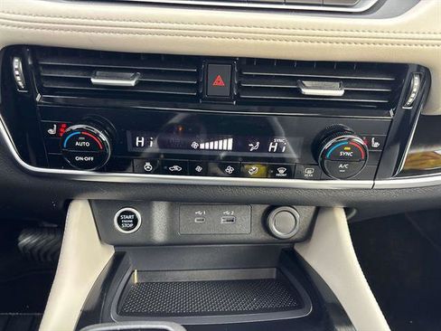 Certified 2023 Nissan Rogue SL image 27