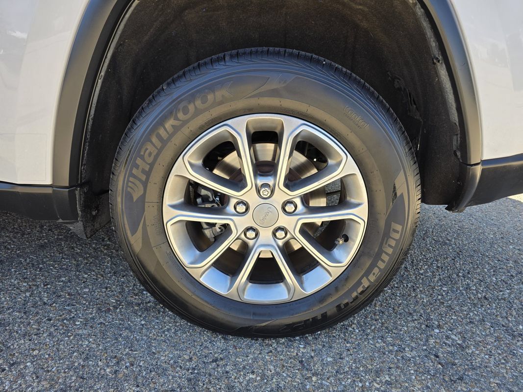 Used 2016 Jeep Grand Cherokee Limited AWD/4WD image 38