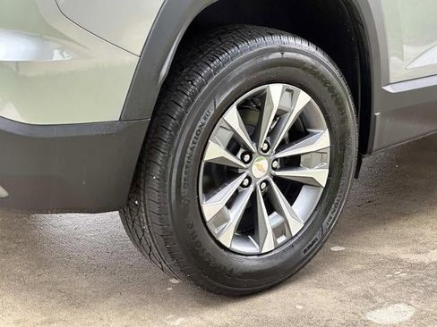 New 2025 Chevrolet Equinox LT image 6