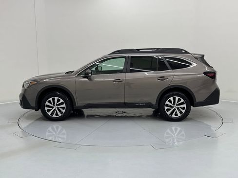 Certified 2022 Subaru Outback Premium image 3