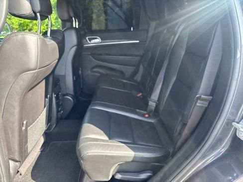 Used 2021 Jeep Grand Cherokee Limited AWD/4WD image 15