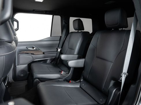 Used 2025 Lexus GX 550 image 17