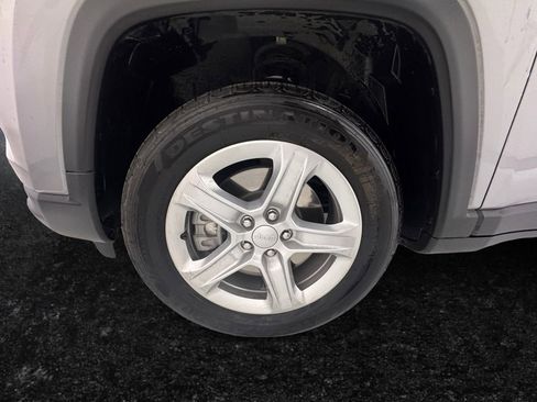 Used 2023 Jeep Compass Sport image 27