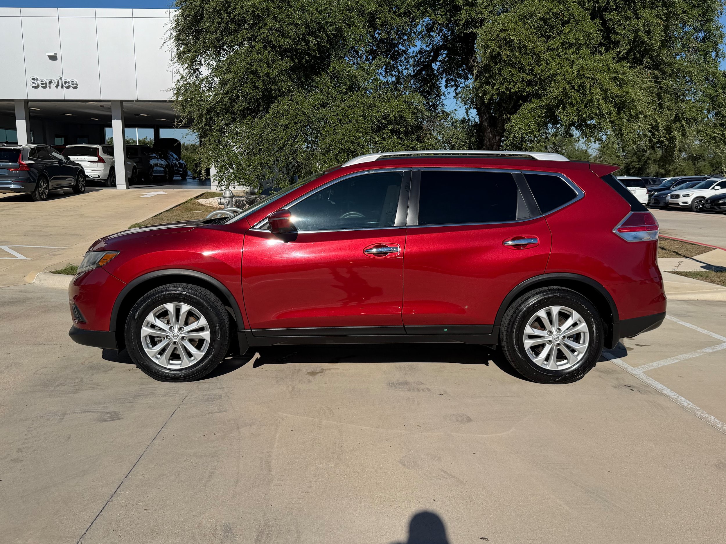 Used 2014 Nissan Rogue SV w/ SV Premium Package FWD image 3