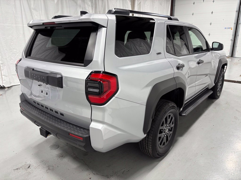 Used 2026 Toyota 4Runner SR5 AWD/4WD image 7